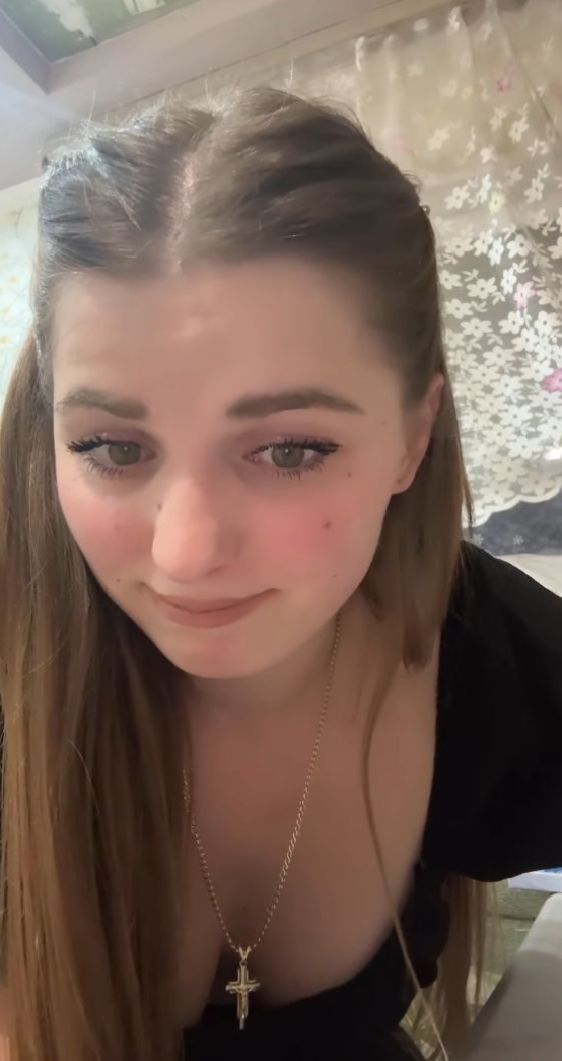 Молодая девушка с формами