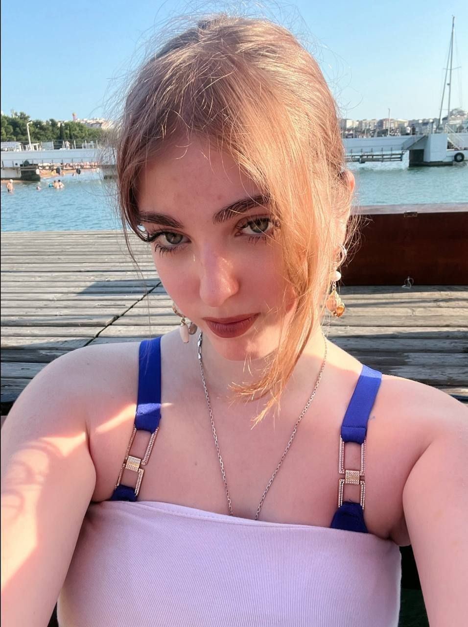 Молодая учительница фото - 2