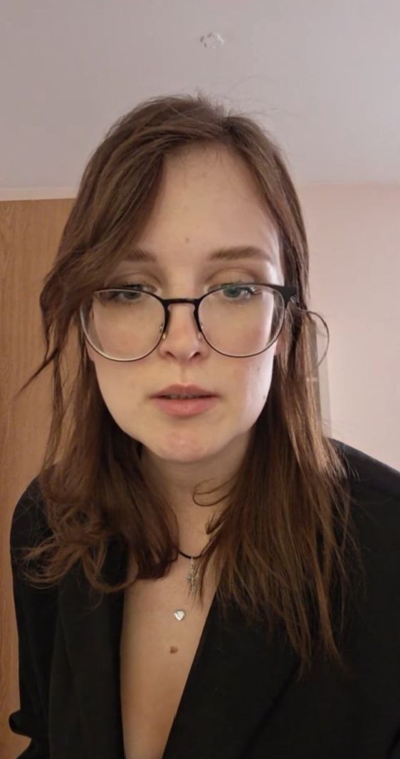 Фото девушки в очках - 5