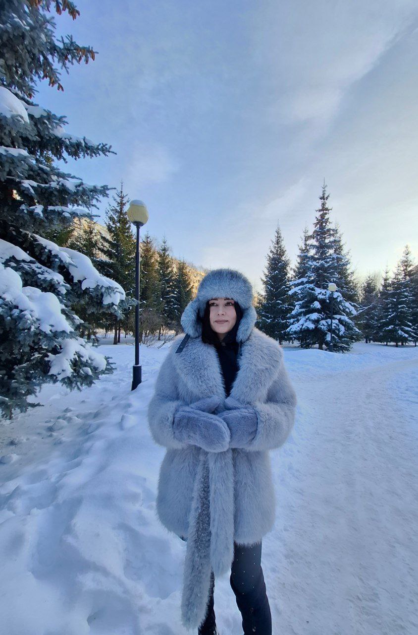 Красивая русская девушка - 7