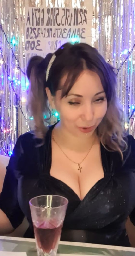 Милфа с большой грудью - 3