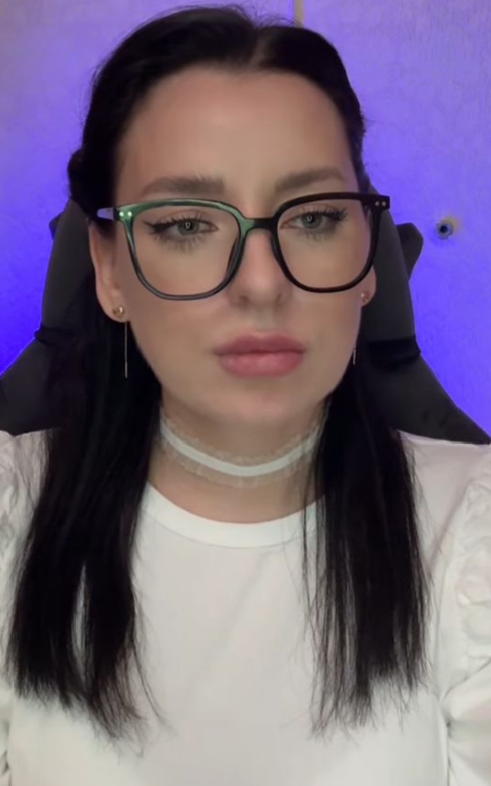 Милфа в очках - 5