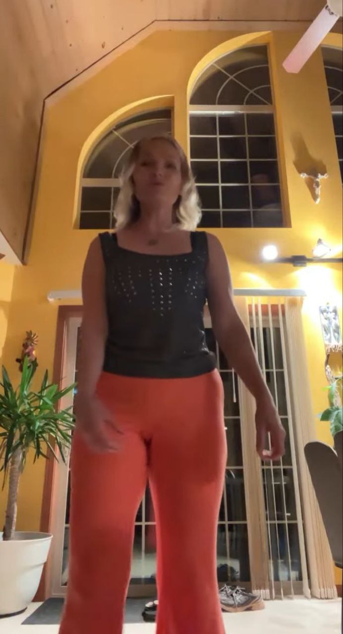 Милфа с большой попой - 5