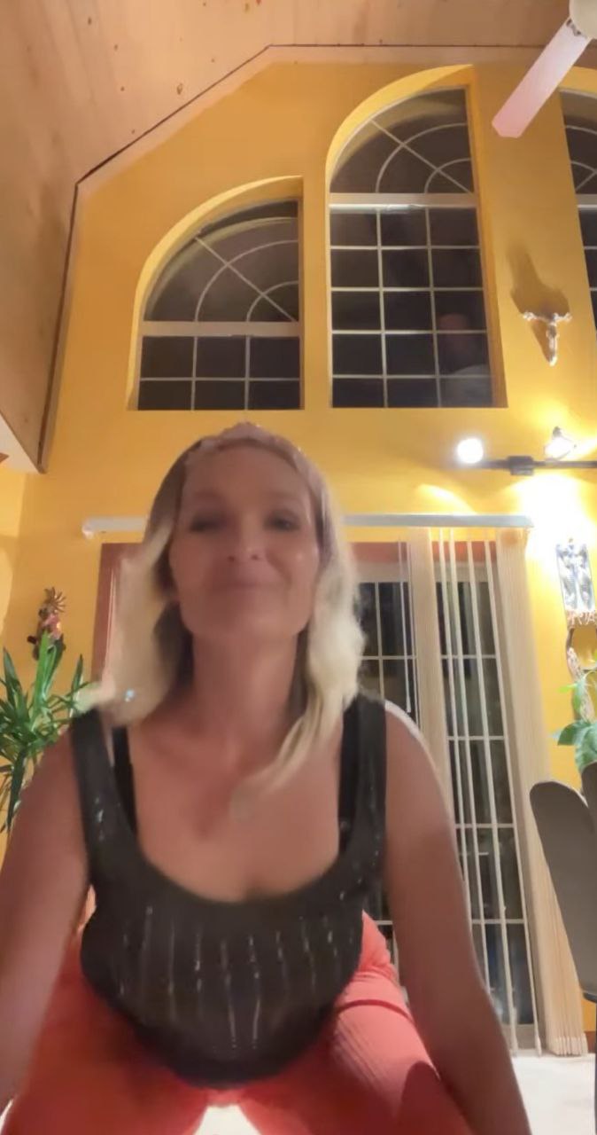 Милфа с большой попой - 6