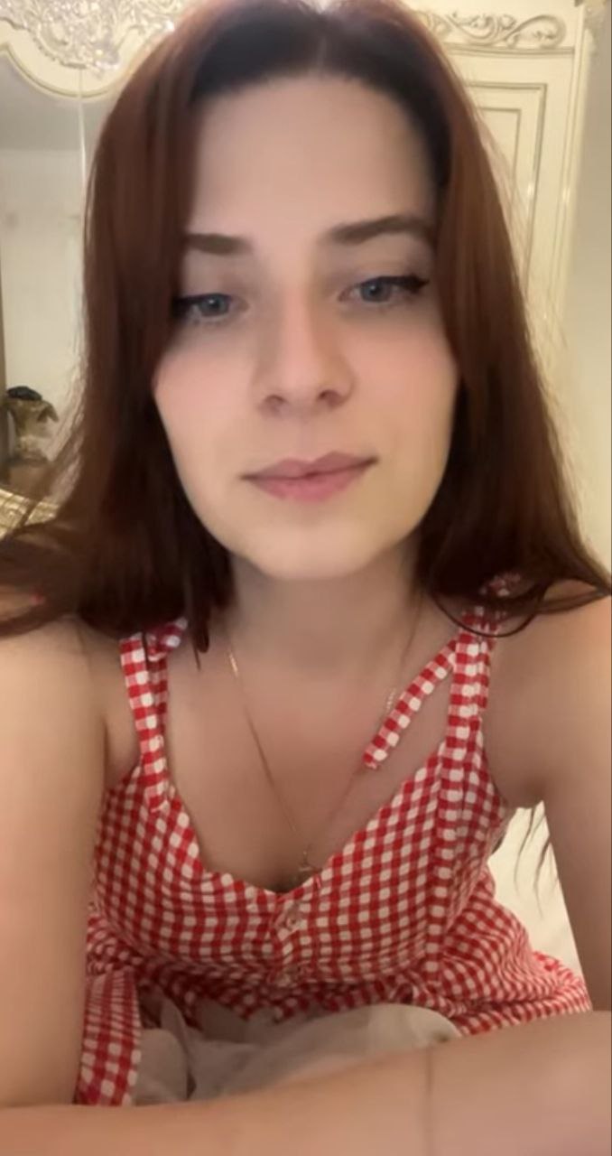 Молодая девушка фото