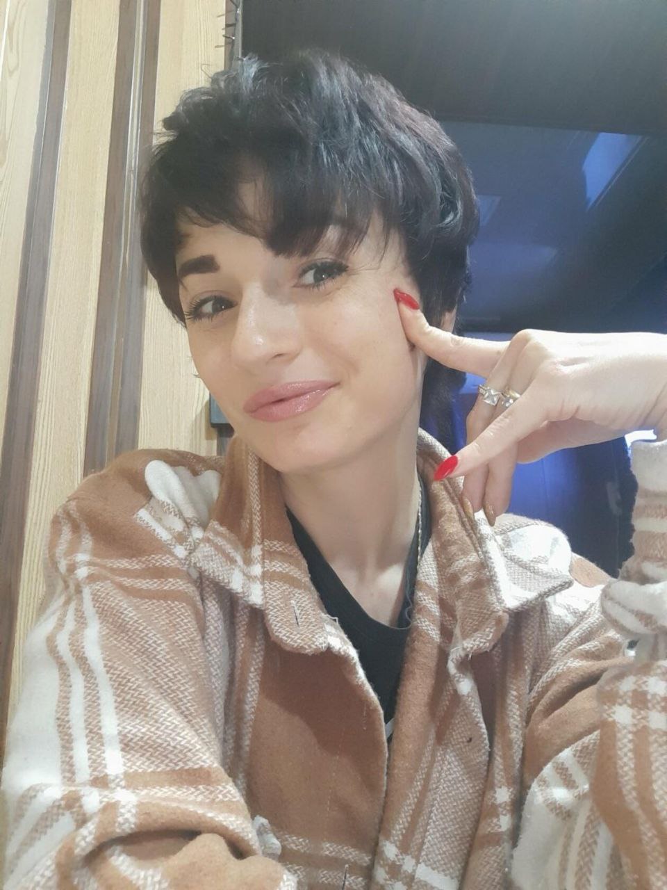 Красивенькая милфа - 2