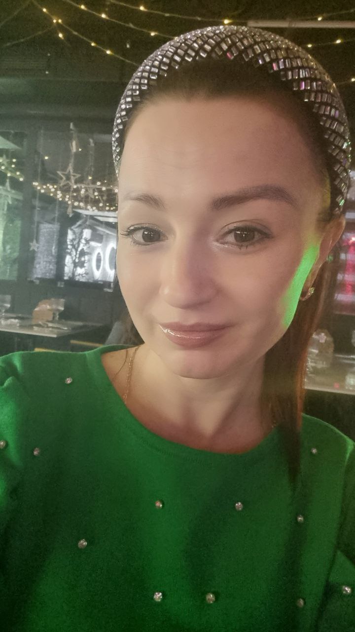 Красивенькая милфа - 8