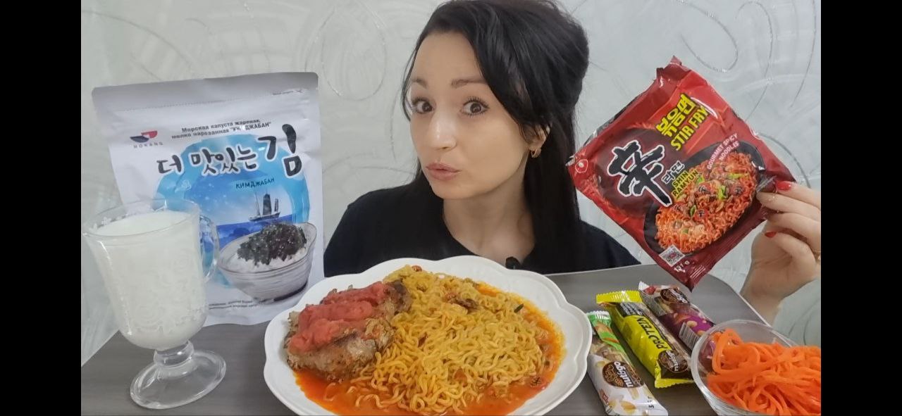 Красивенькая милфа - 10