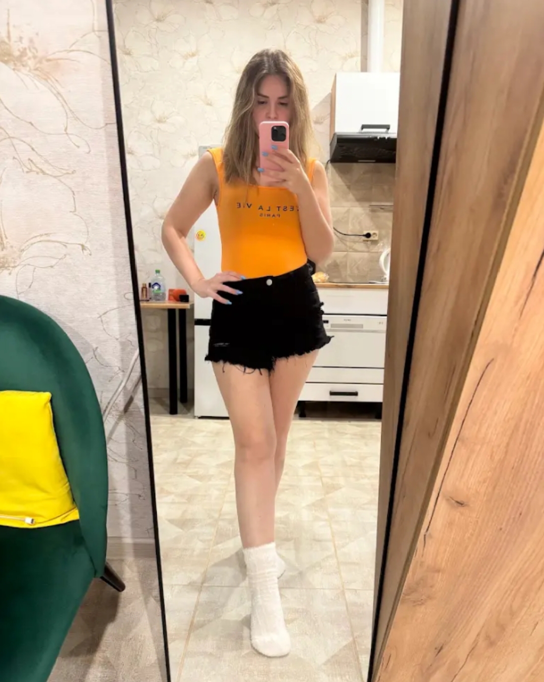 Красива сука - 3