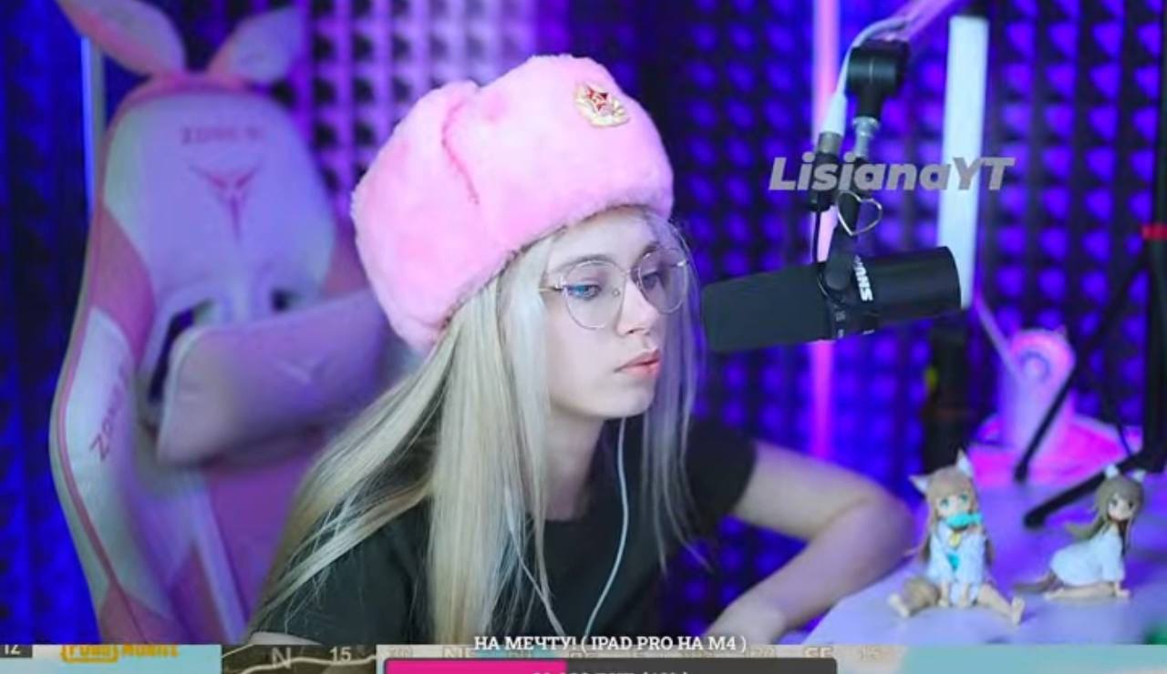 Красивая блондинка - 7