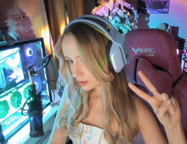 Красивая девушка