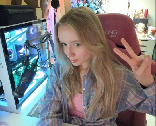 Красивая девушка - 2