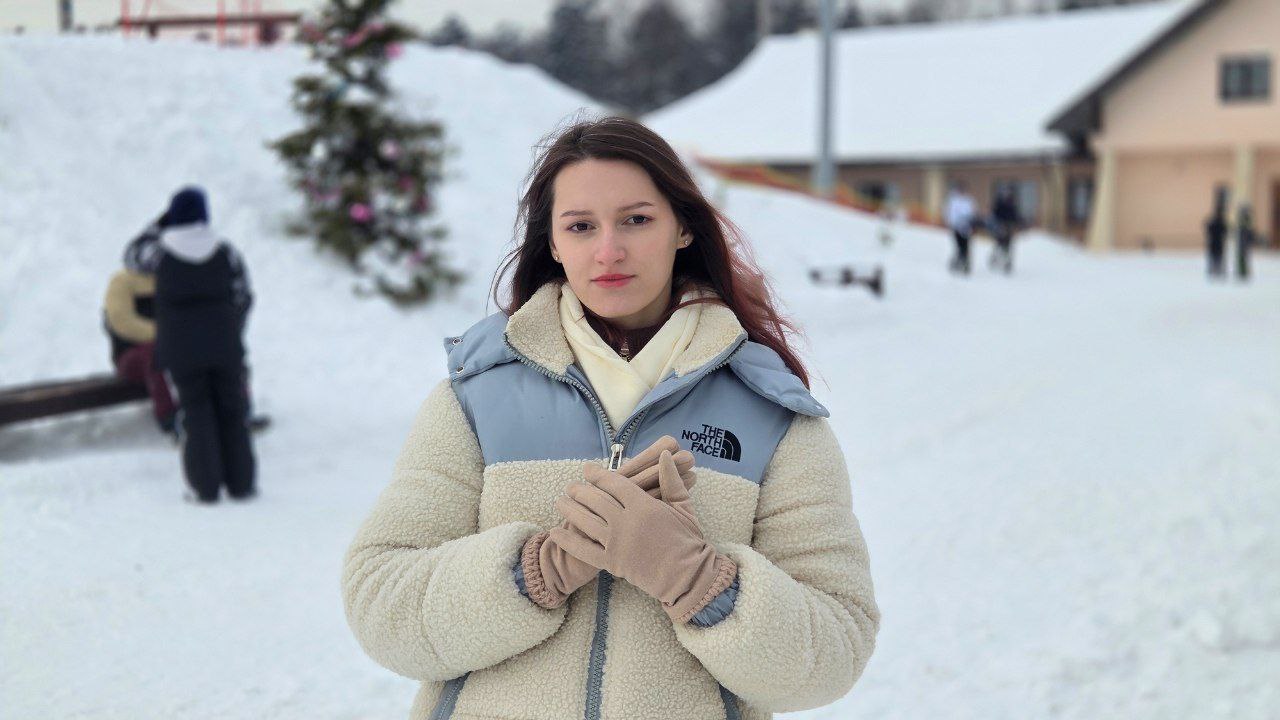 Красива девушка геймер