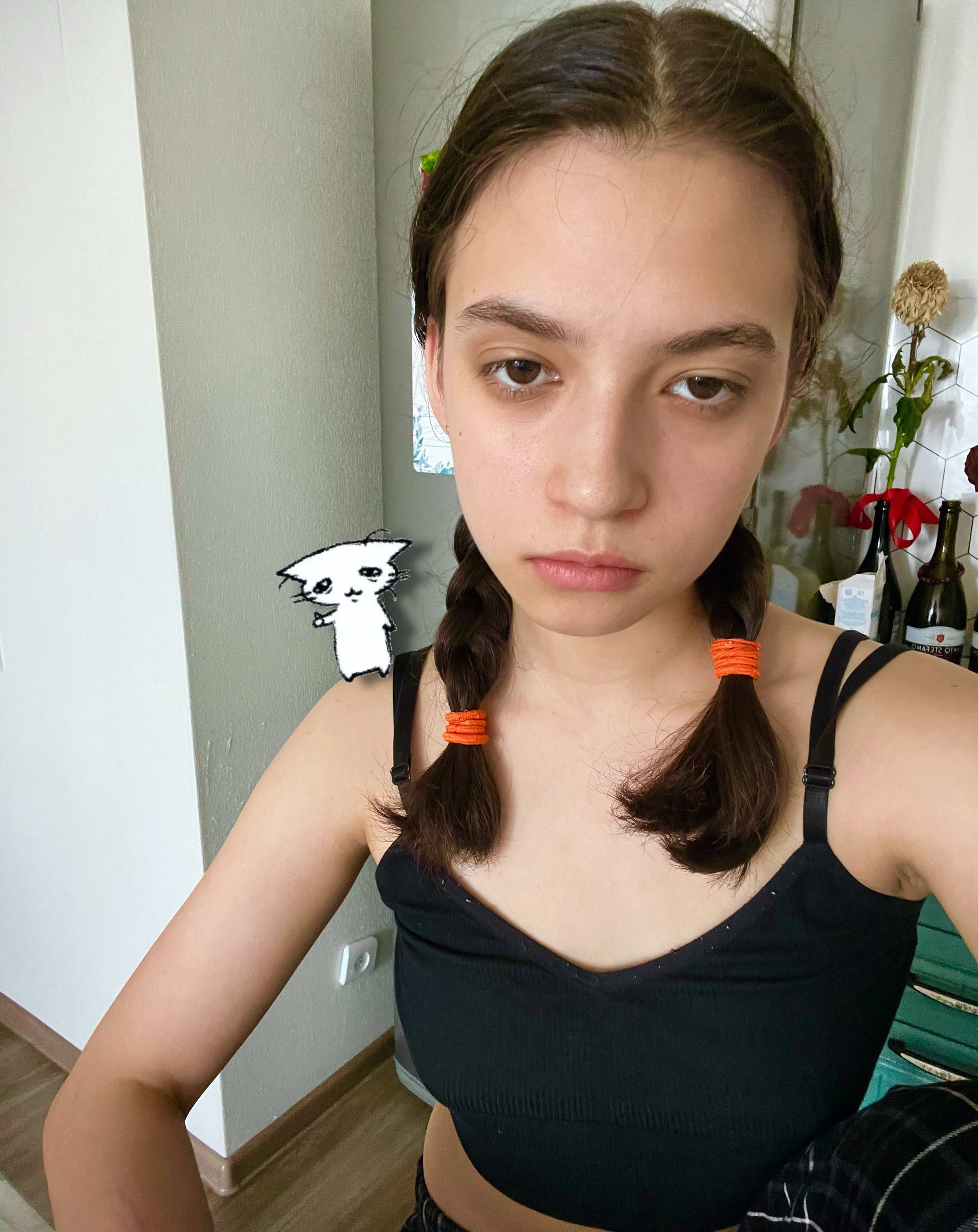 Фото молодой русской брюнетки - 4