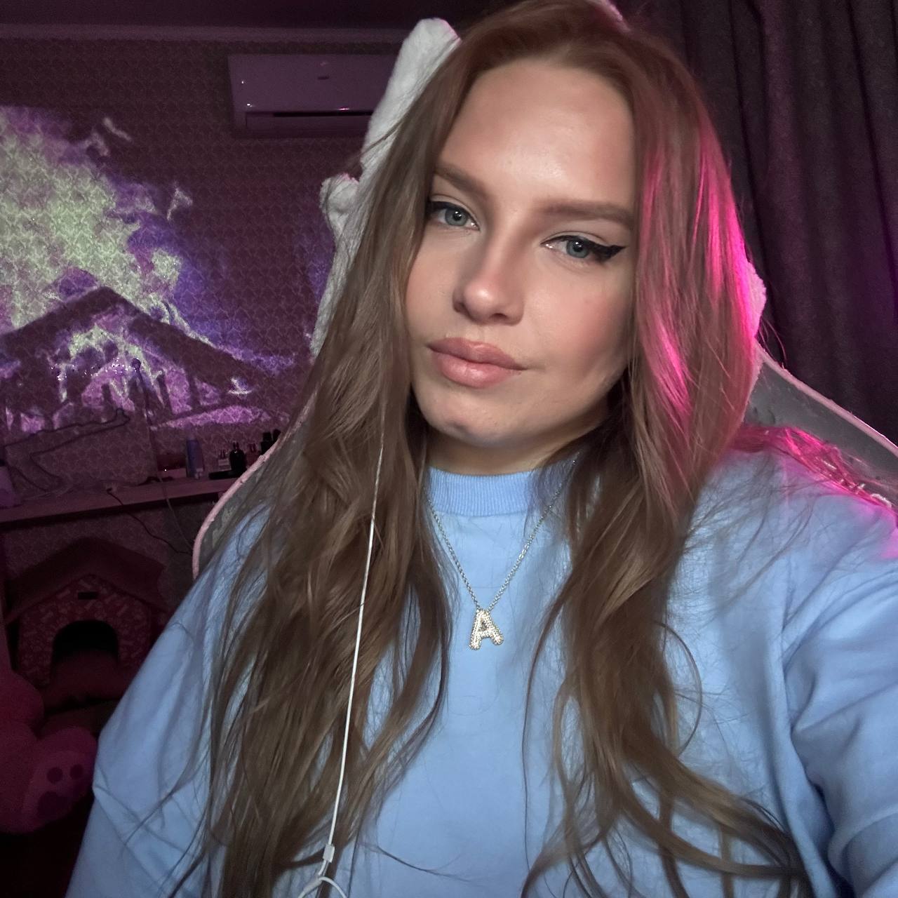 Красивая молодая девушка фото - 8