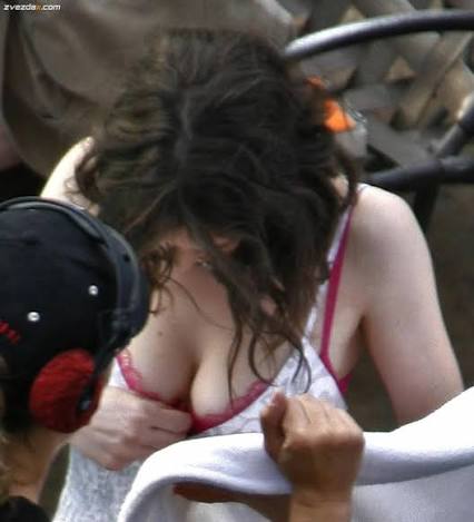 Девушка с красивыми сиськами - 2