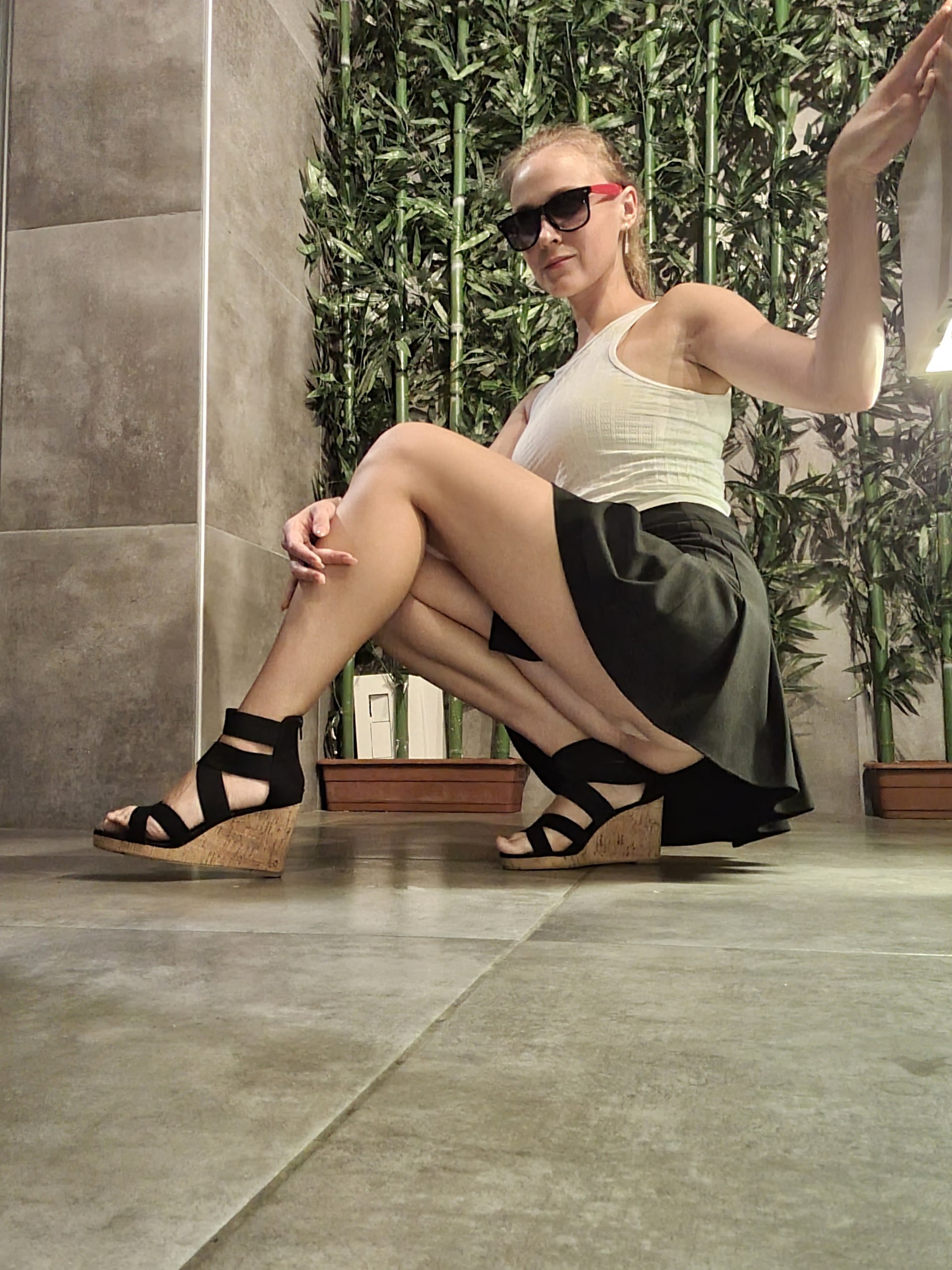 Молодая голая девушка - 9