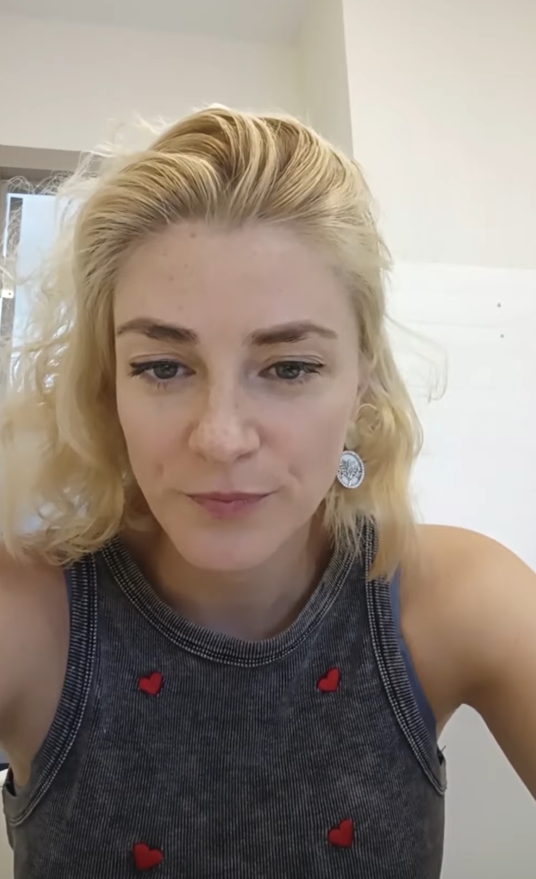 Красивая блондинка