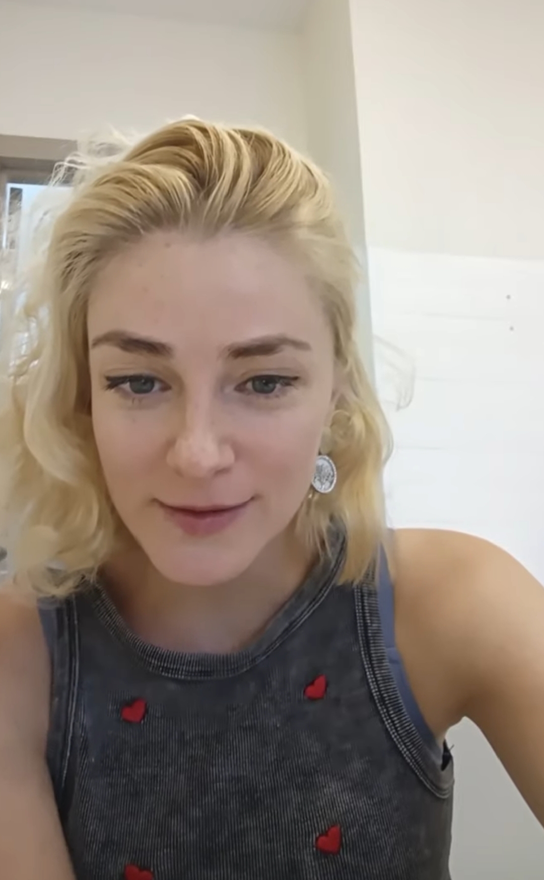 Красивая блондинка - 2