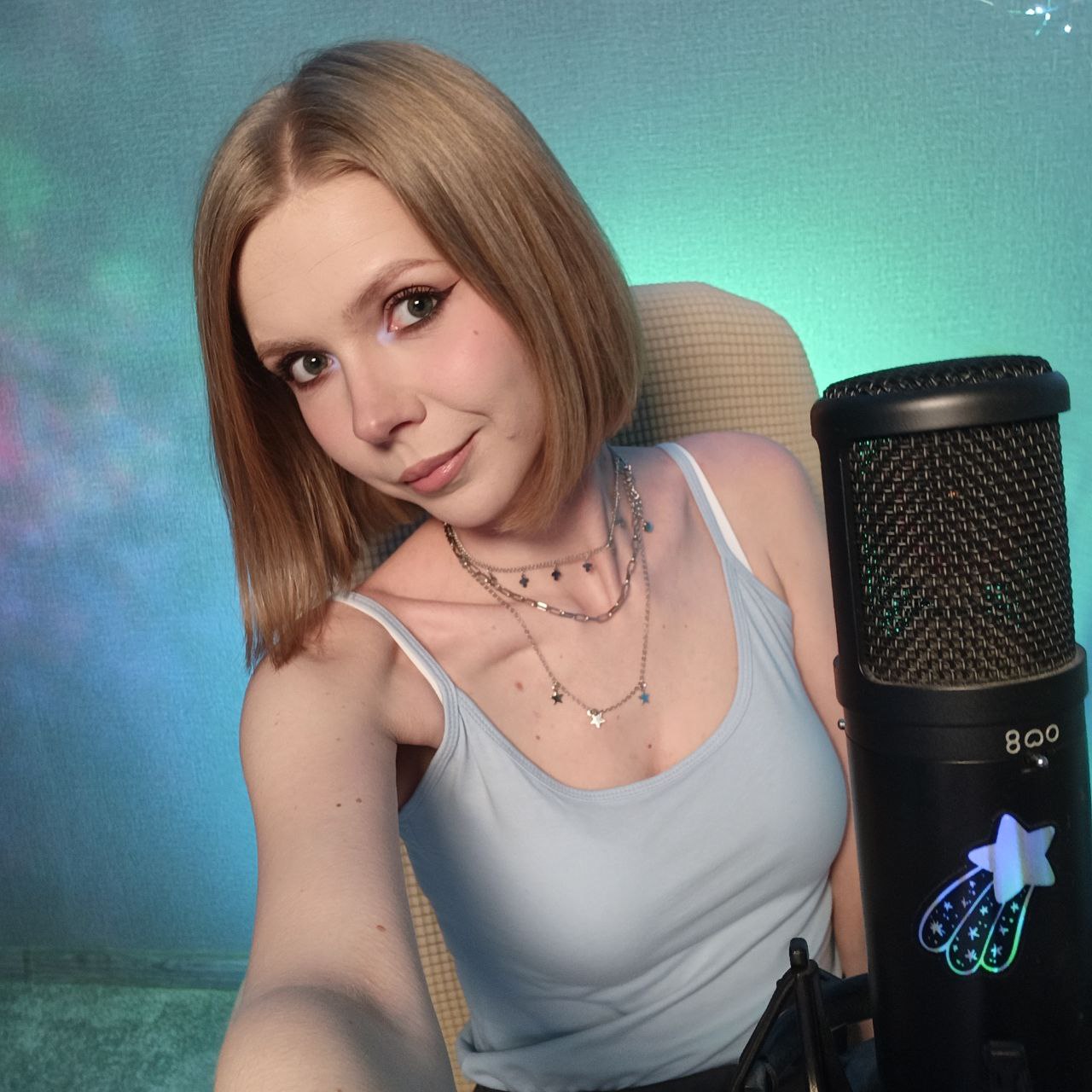 Красивая девушка фото