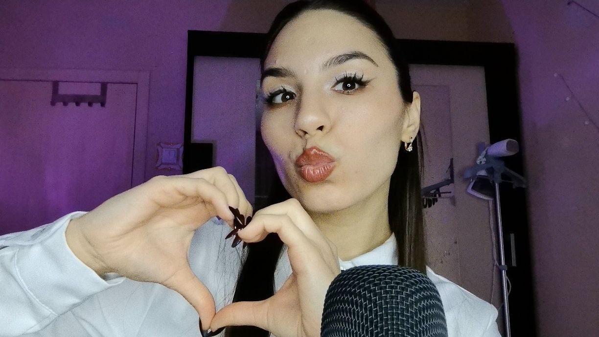 Фото молодой девушки