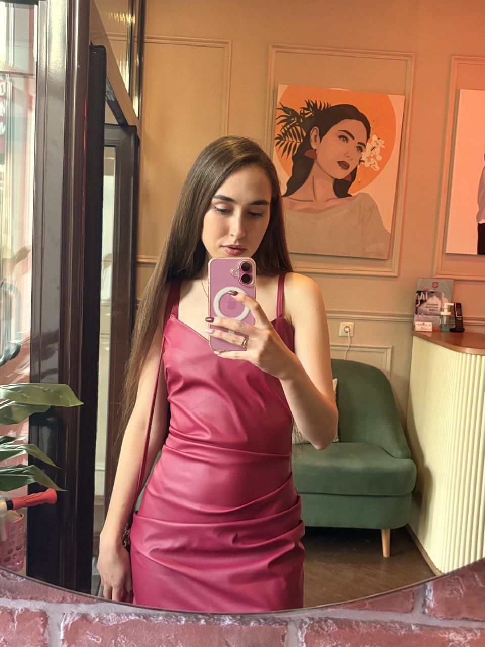 Красивая девушка в легинсах - 5