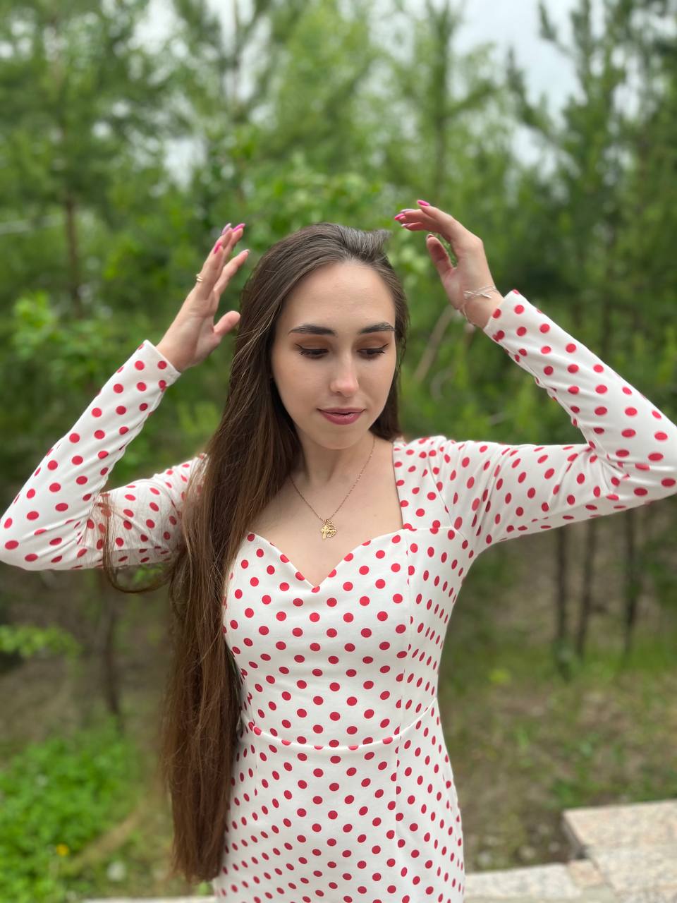 Красивая девушка в платье - 2