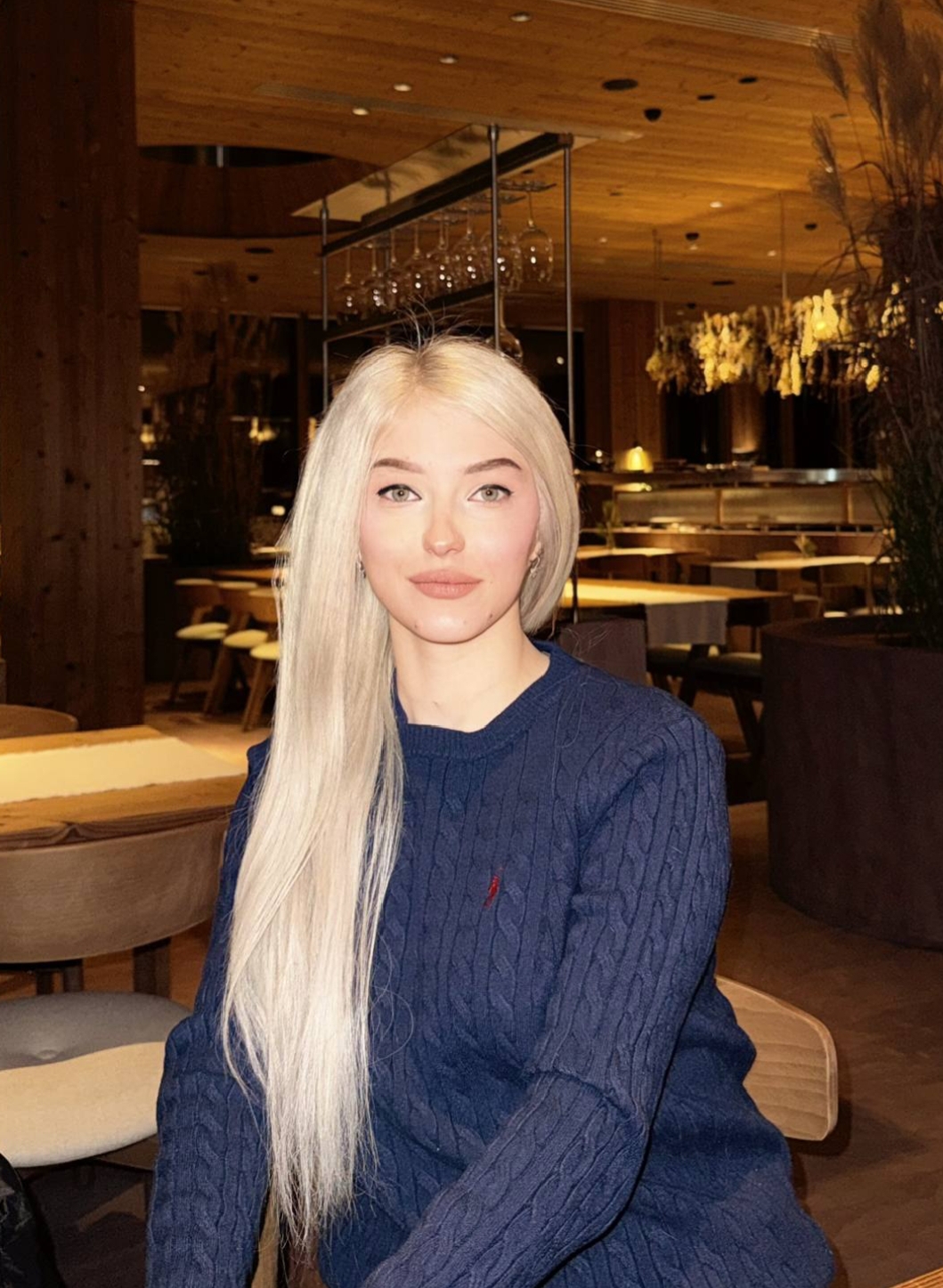 Красивая блондинка - 2