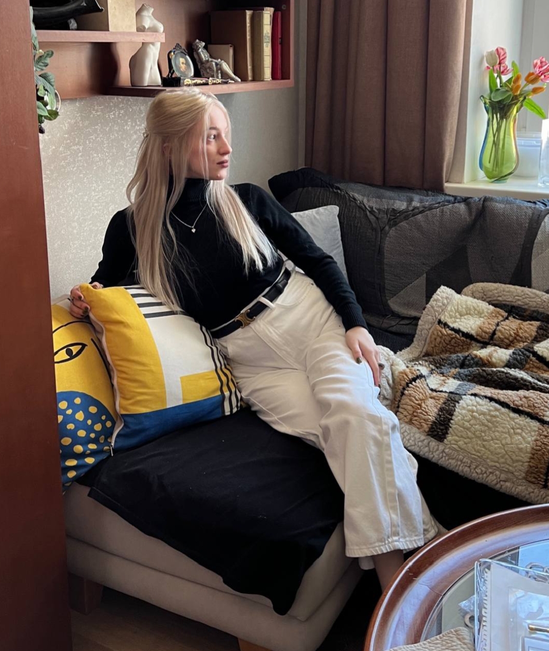 Красивая блондинка - 3