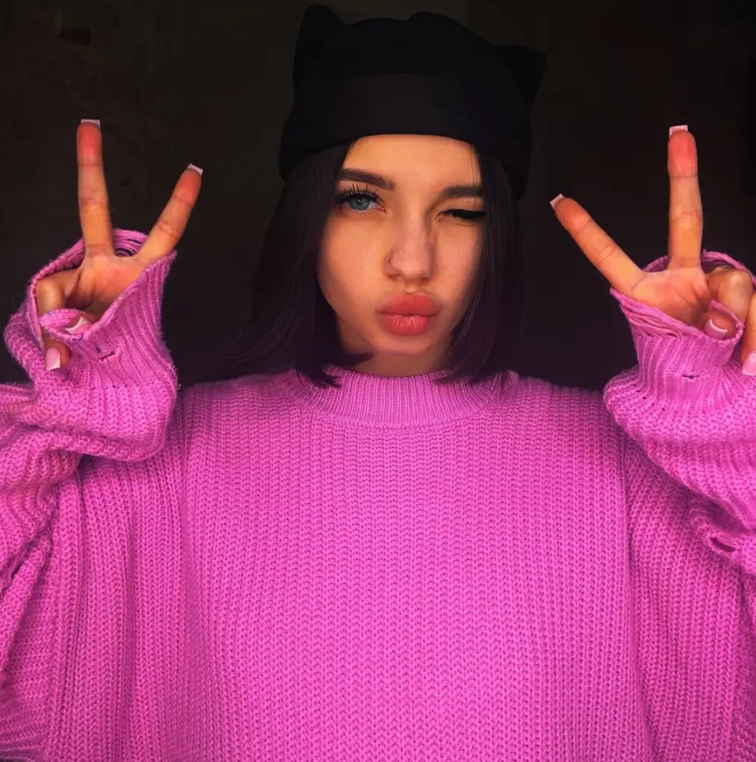 Русская молодая красивая девушка - 5