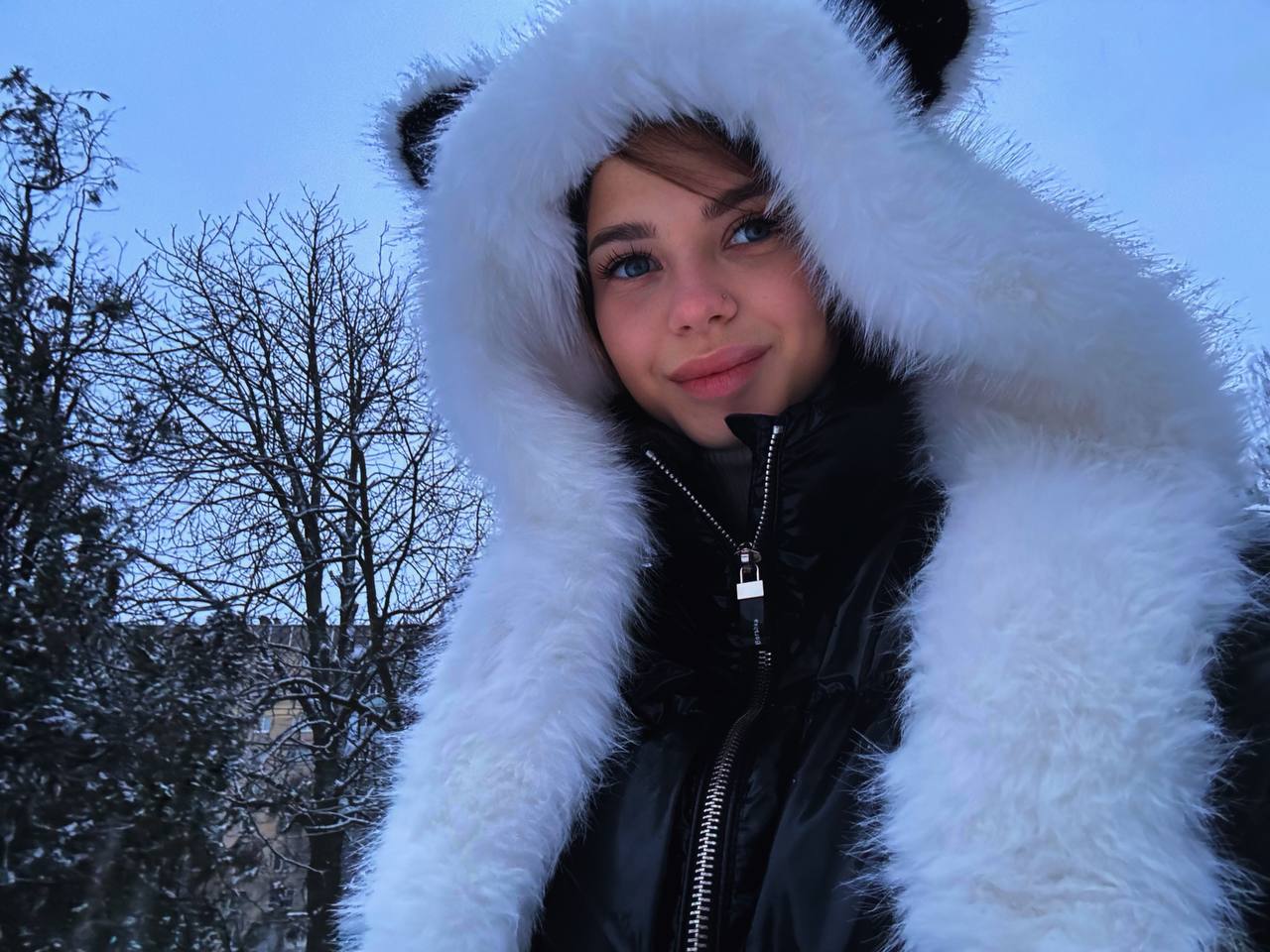 Русская молодая красивая девушка - 6