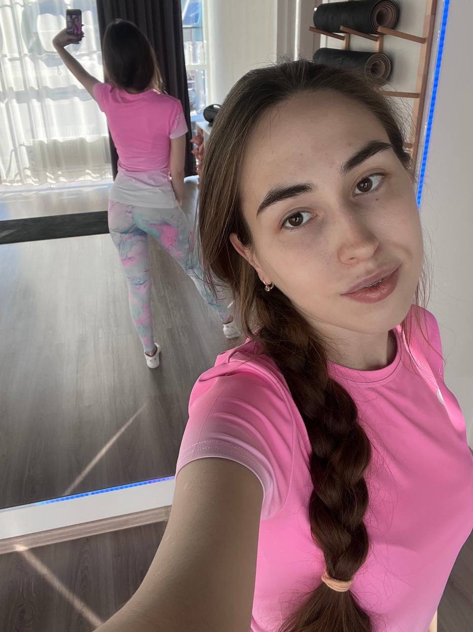 Девушка в лосинах - 2