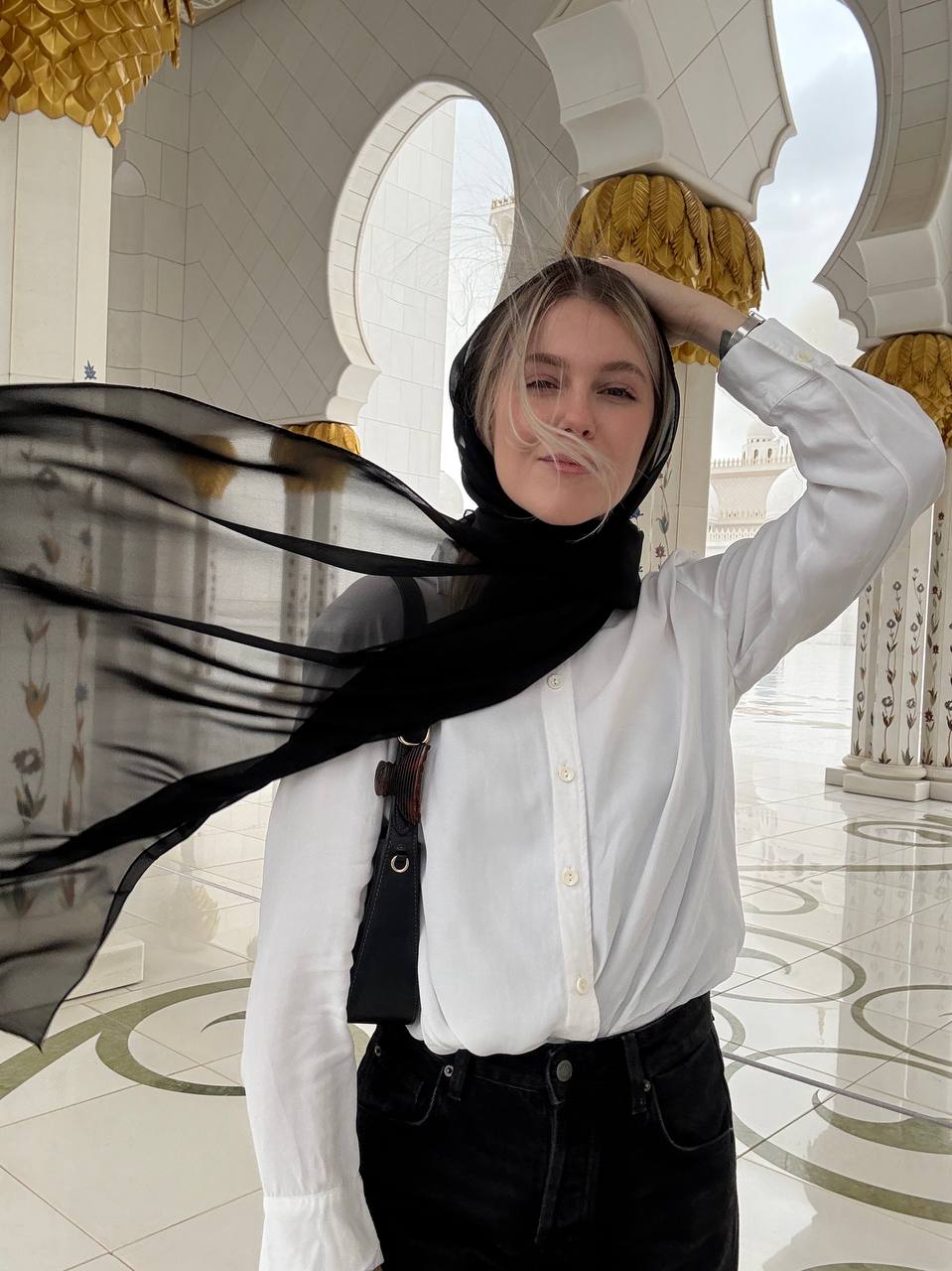 Красивая девушка