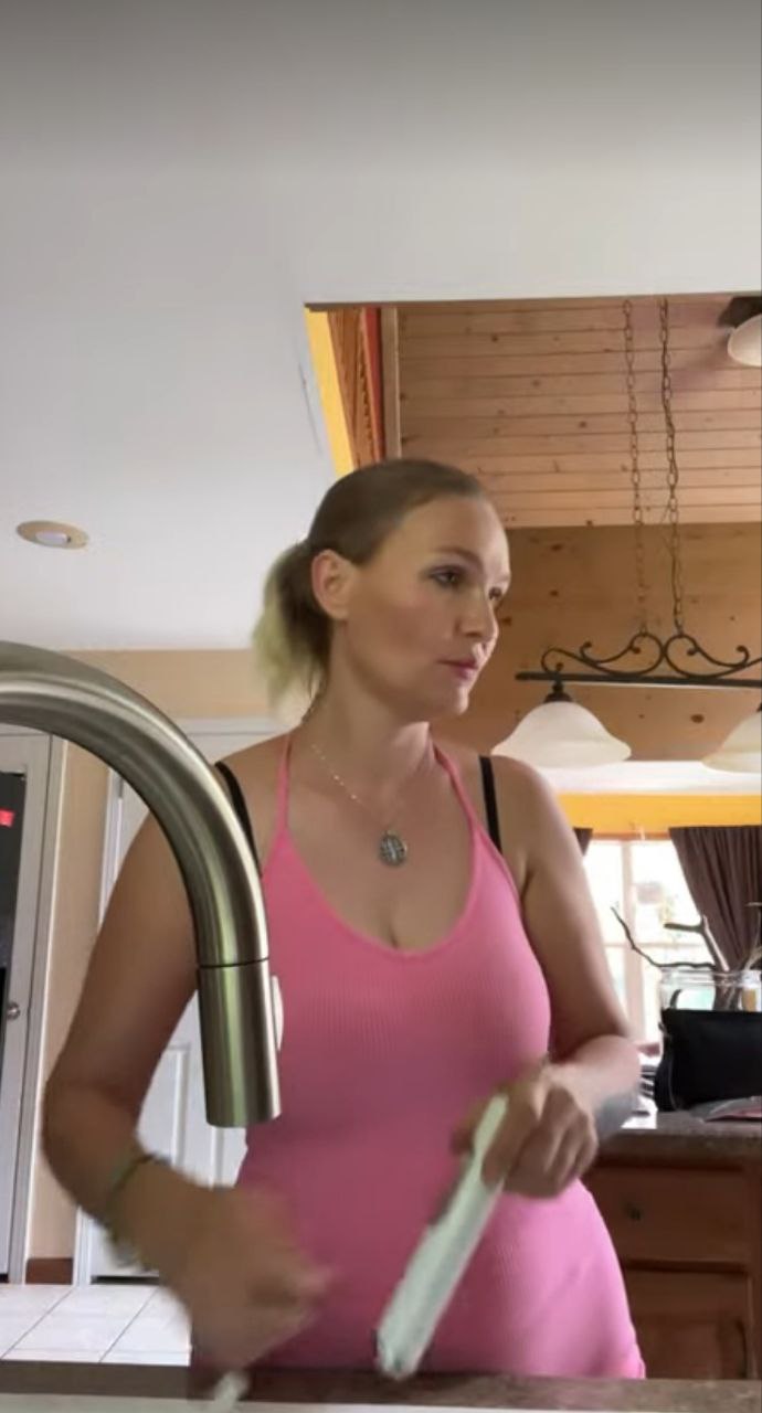 Зарядная милфа - 4