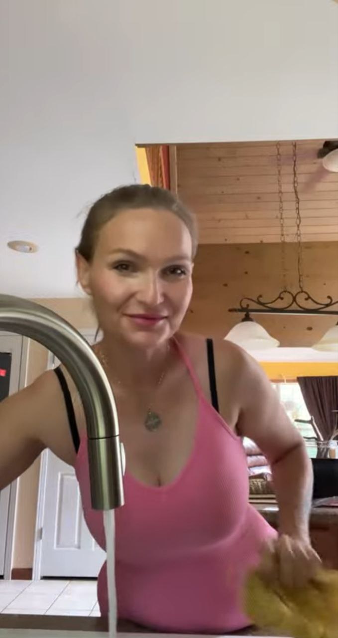 Зарядная милфа - 6