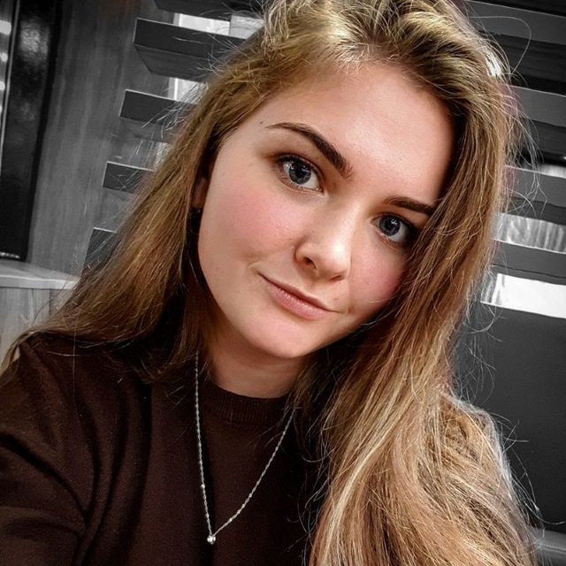 Красивая девушка - 2