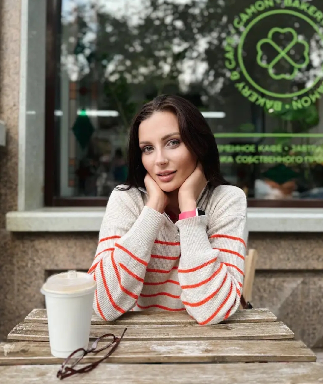 Фото молодой учительницы - 3