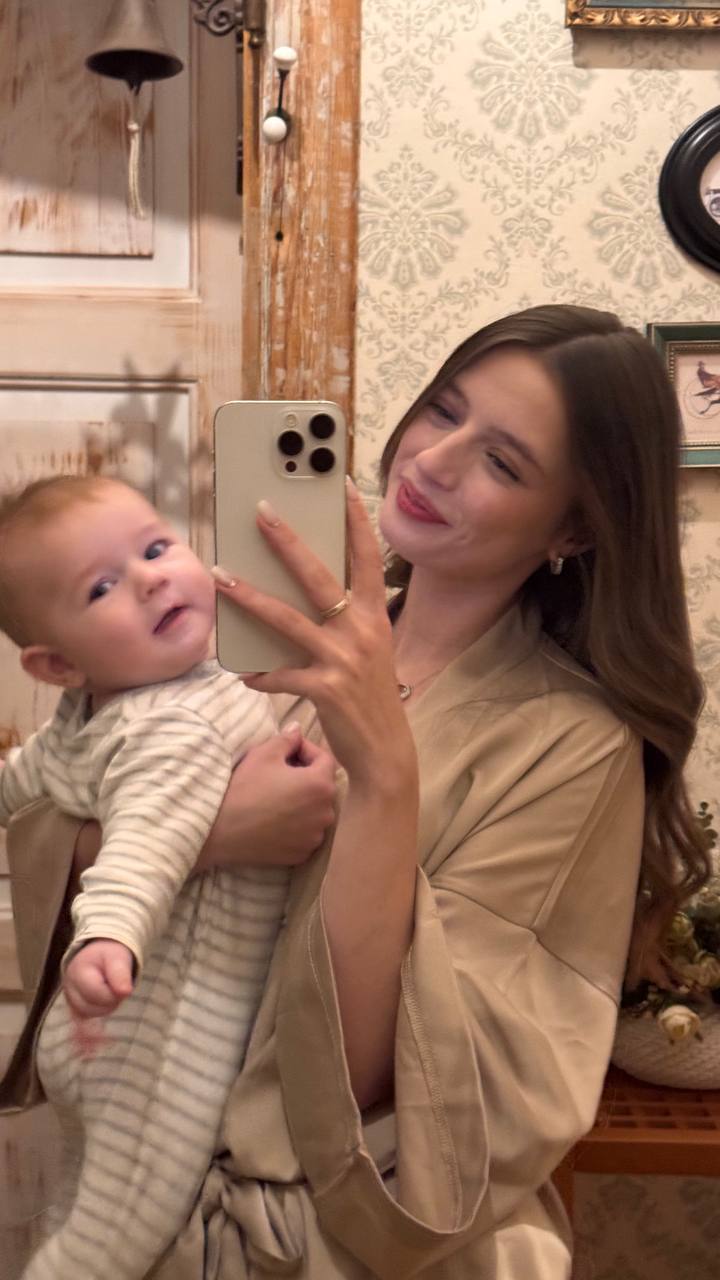 Молодая мать одиночка 22 года