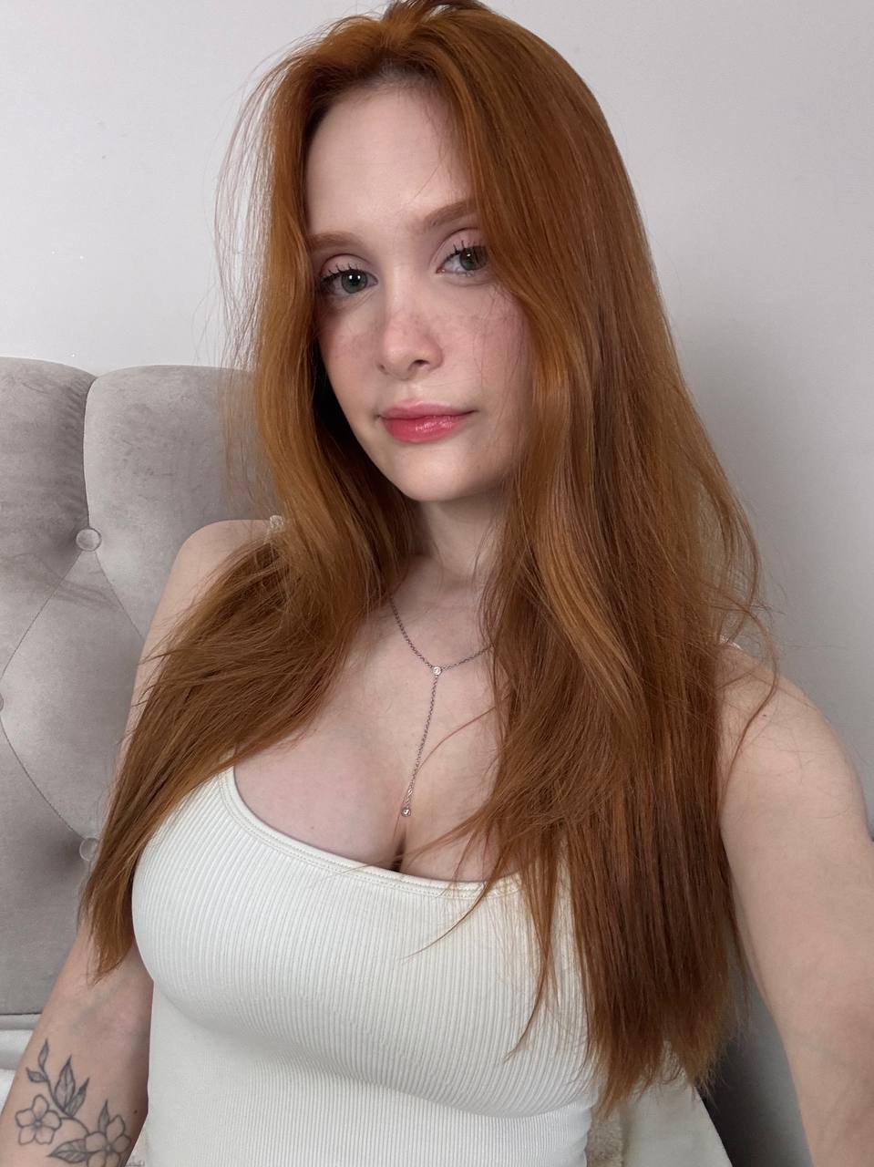 Сиськаста девушка - 10