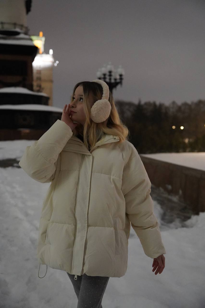 Белокурая девушка - 2