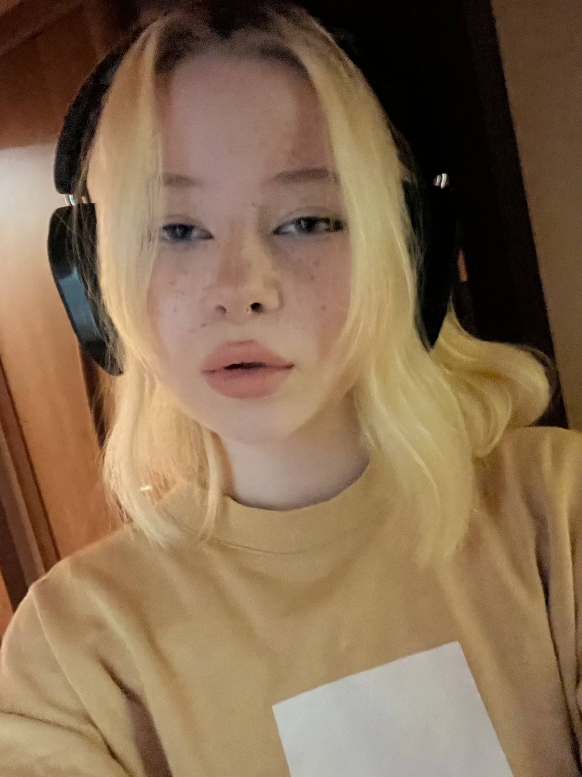 Белокурая девушка - 4