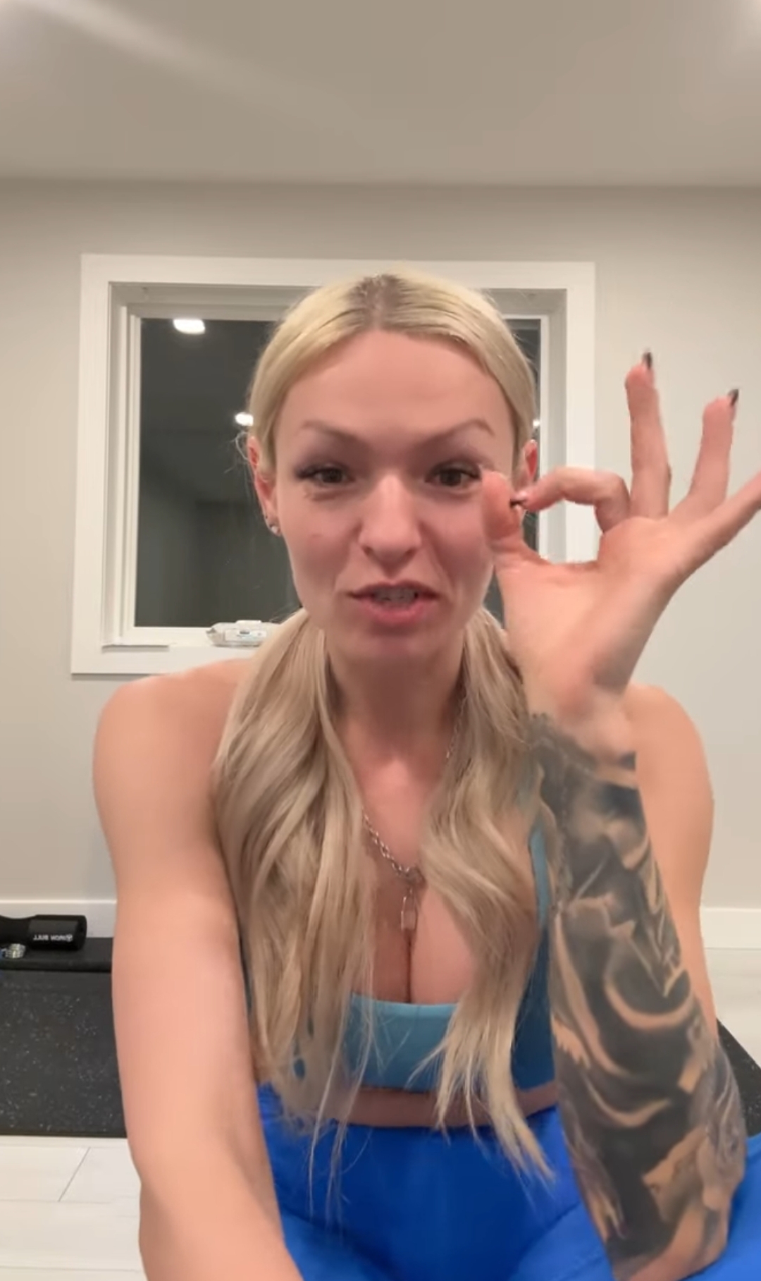 Украинская девушка в лосинах - 6