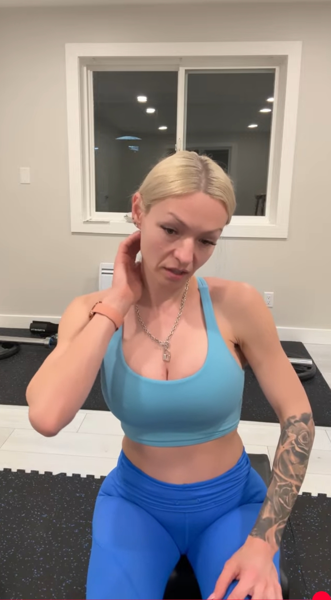 Украинская девушка в лосинах - 9