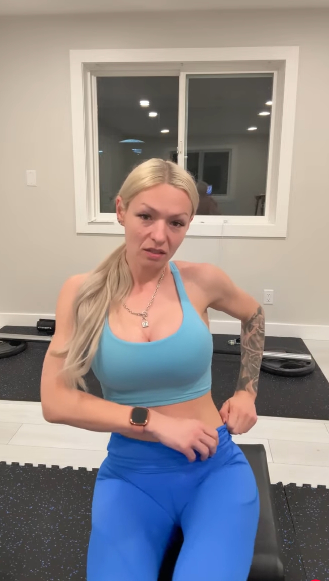 Девушка в легинсах - 4